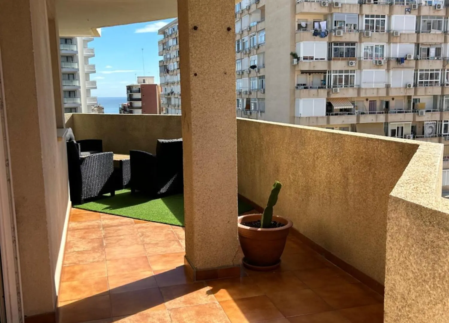 Apartment Oasis With Terrace And Sea Views With Rooftop Pool Torremolinos Spain